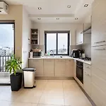 Beautiful, Spacious 3br With Private Balcony With 360 Estates Апартаменты *