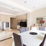 Beautiful, Spacious 3br With Private Balcony With 360 Estates