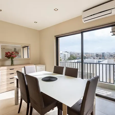 Beautiful, Spacious 3br With Private Balcony With 360 Estates