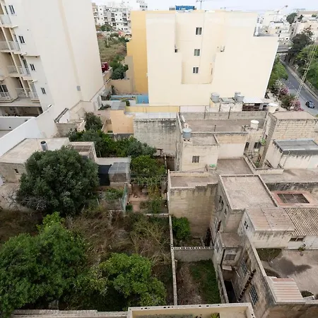 Apartment Beautiful, Spacious 3br With Private Balcony With 360 Estates