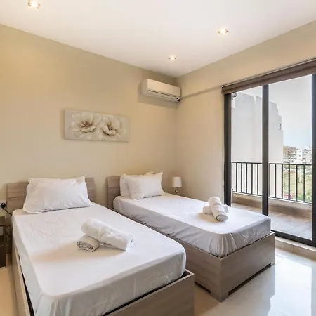 Beautiful, Spacious 3br With Private Balcony With 360 Estates شقة